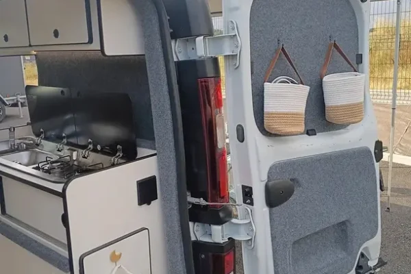 JONQUILLE Le mini camping car epicurvan le puy en velay